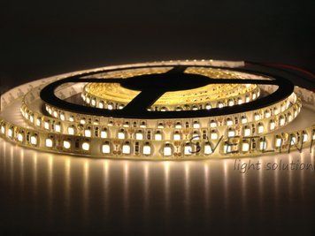 Світлодіодна стрічка 12В SMD 3528-120 3000К тепле біле світло Esviti Standart 01038 01038 фото